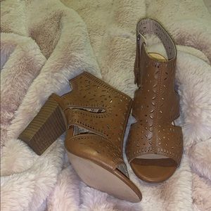 Heel bootie sandal